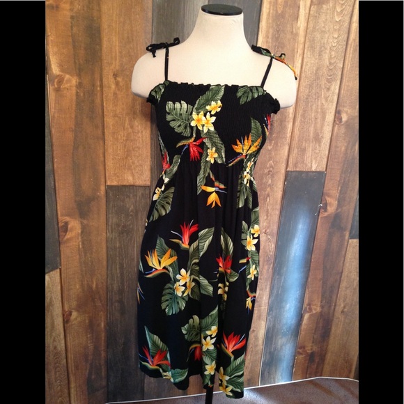 Puanani Dresses & Skirts - Ladies Plumeria Smocked Tube Dress✨Size Small